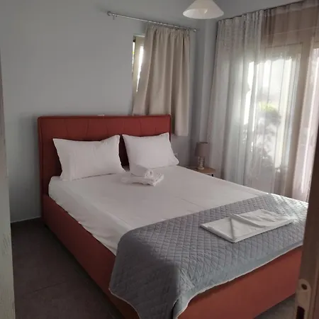 Maria's Rose Garden Apartman *