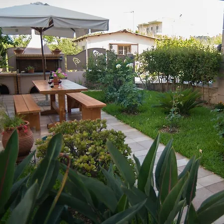Apartament Maria's Rose Garden *